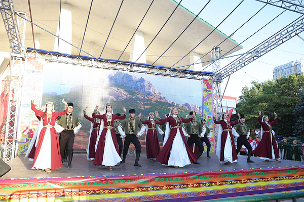 Праздник народного творчества прикаспийских стран «Каспий – берега дружбы» состоялся в Дагестане