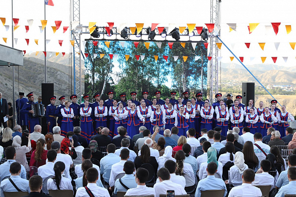 Фестиваль народной музыки и исполнителей на народных инструментах «Играй, душа!»