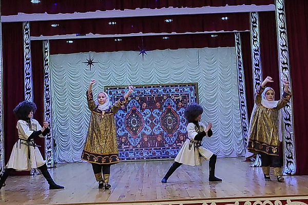 В рамках проекта «Творческий десант» состоялись выступления творческих коллективов г.Хасавюрта, Новолакского и Агульского районов