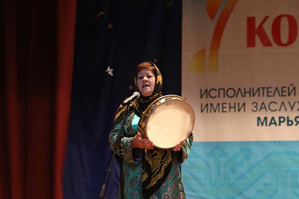 16 июня, в центре культуры с. Кумух состоялся конкурс исполнителей народной лакской песни имени заслуженной артистки ДАССР Марьям Дандамаевой