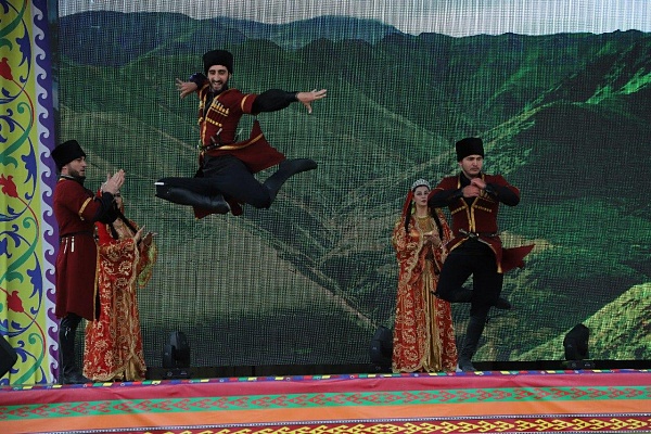 Праздник фольклорных коллективов «Традиции России» прошел в Дагестане