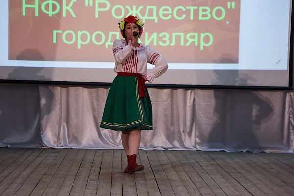 Сегодня в Центре культуры с.Тарумовка прошел XXVII Республиканский фестиваль народной песни и музыки «Лейся, песня народная!».
