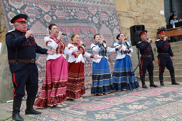 29 июня состоялась выставка национального костюма и народных промыслов «Традиции и современность»
