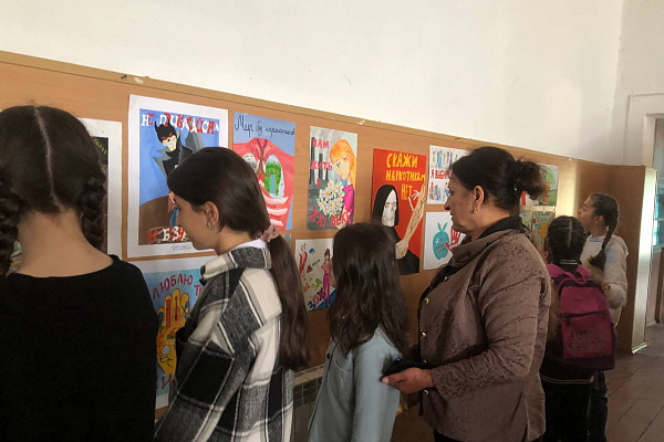 В Сулейман-Стальском районе состоялось открытие Республиканской передвижной выставки «Мой выбор!»
