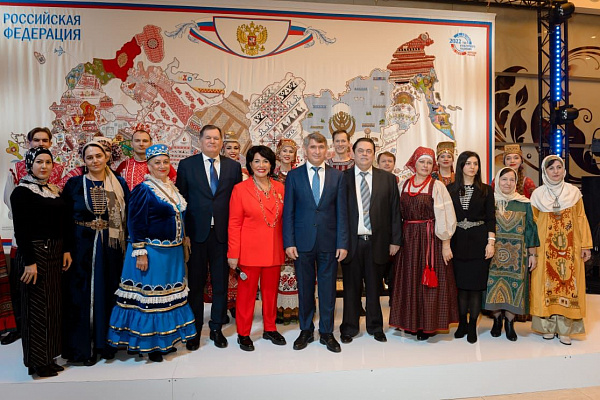 Кайтагские мастерицы представили Республику Дагестан на торжественной презентации акции «Вышитая карта России» в Москве