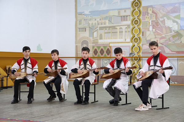 В Махачкале состоялся фестиваль народной музыки и исполнителей на народных инструментах «Мелодии гор»