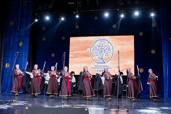 Фольклорный ансамбль «Унцукуль» принял участие в Международном фольклорном фестивале «Арфæ»