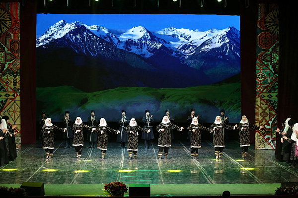В Махачкале состоялся заключительный гала-концерт XX Международного фестиваля фольклора и традиционной культуры «Горцы»