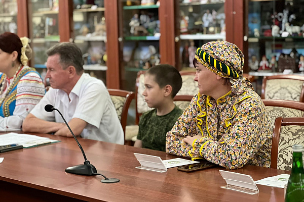 Круглый стол «Казаки – герои Отечества», посвященный 195-летию  со дня рождения Л.Н. Толстого, состоялся 5 июля в Центре традиционной культуры г. Кизляра