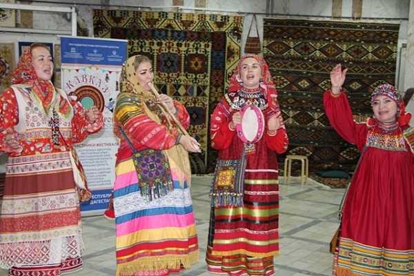 В первый день VIII Международного фестиваля фольклора и традиционной культуры «Горцы» открылась  выставка  «Кавказ мастеровой»