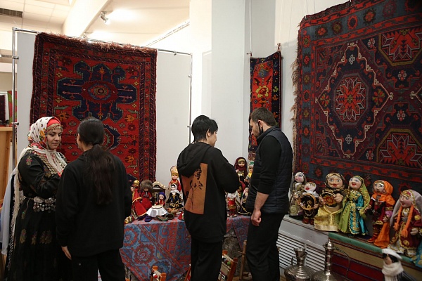 В Махачкале состоялось открытие выставки декоративно-прикладного искусства «Родники Дагестана»