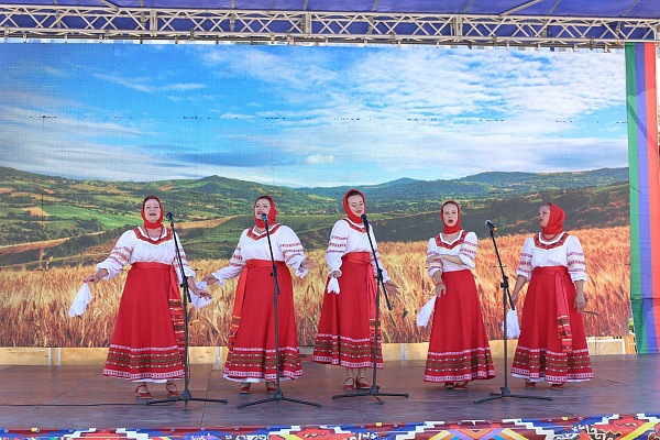В День России на центральной площади Махачкалы состоялся Праздник национальных культур народов Дагестана