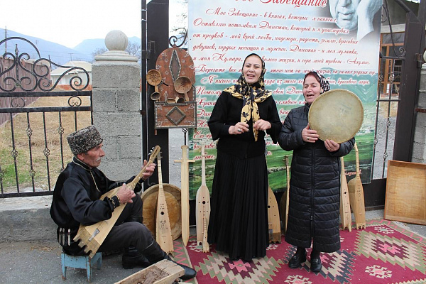 В Ботлихском районе прошел мастер -класс по изготовлению и реставрации музыкальных, народных инструментов