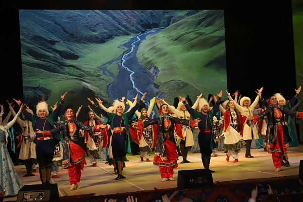 В Русском театре прошел концерт, посвященный 155-летию со дня рождения народного поэта Сулеймана Стальского