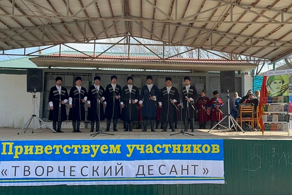 22 февраля в рамках проекта Министерства культуры РД, Республиканского дома народного творчества «Творческий десант» прошёл обменный концерт между 
