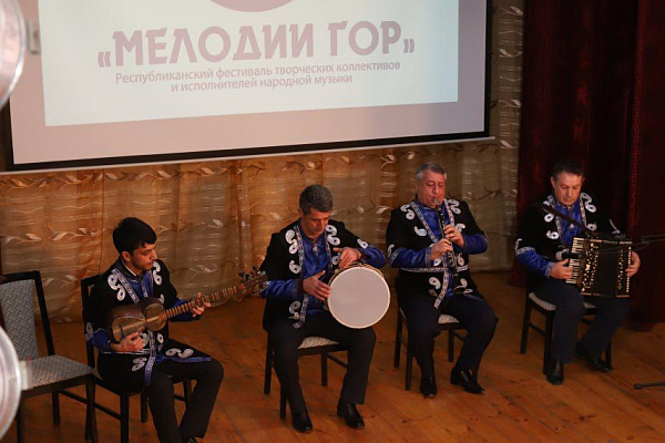 13 марта в Дербенте состоялся окружной этап Республиканского фестиваля творческих коллективов и исполнителей народной музыки «Мелодии гор»