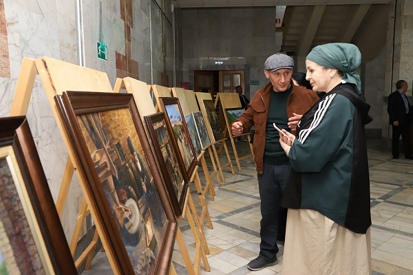 Состоялась выставка художников – любителей «Семейные традиции»